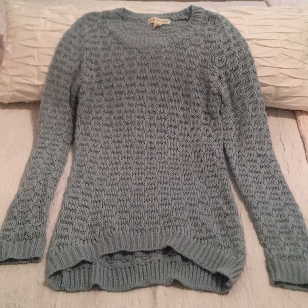 Light weight sweater